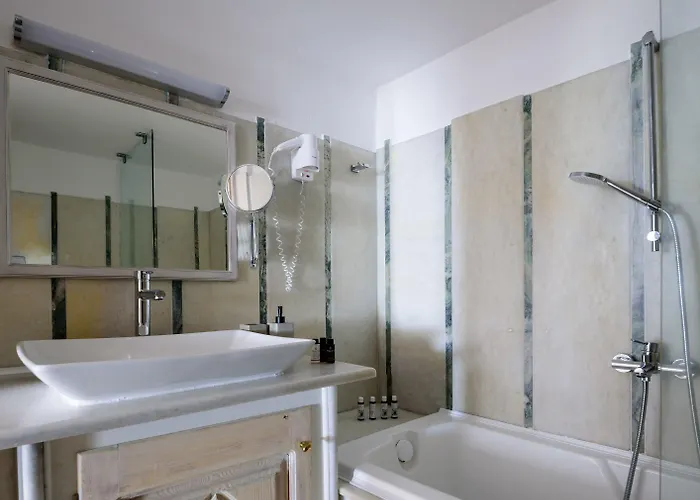 Kallisto فندق إيميروفيغلي